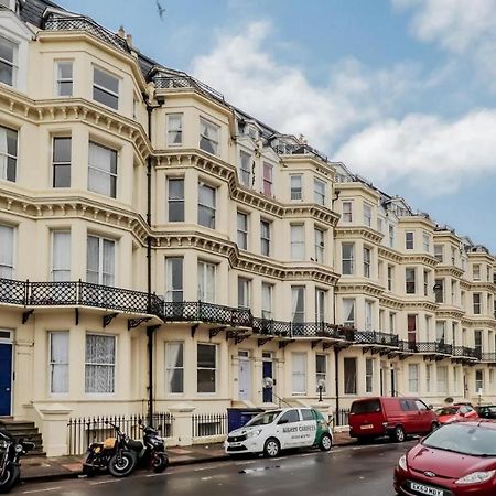 3 Queens Gardens Sea View Apartment 이스트본 외부 사진