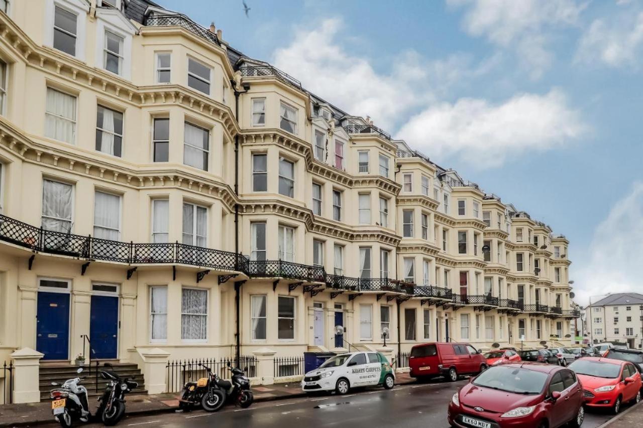3 Queens Gardens Sea View Apartment 이스트본 외부 사진