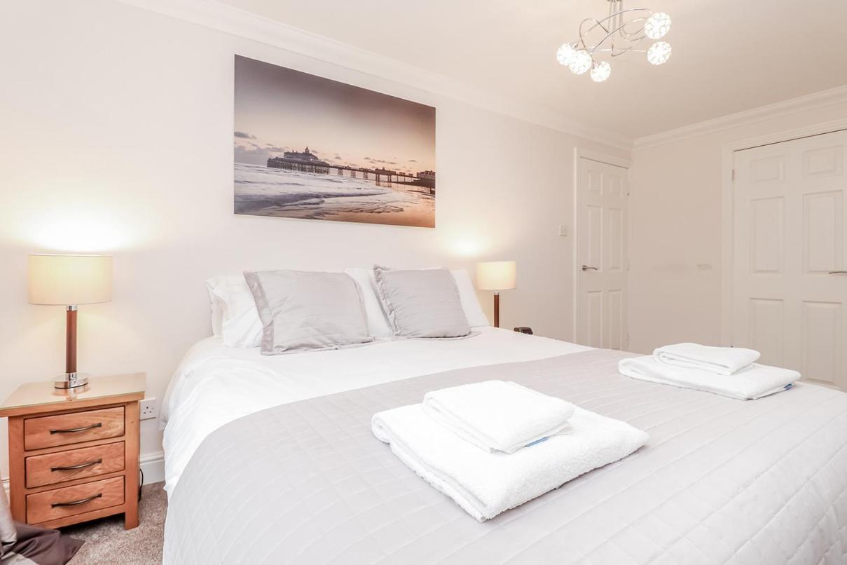 3 Queens Gardens Sea View Apartment 이스트본 외부 사진
