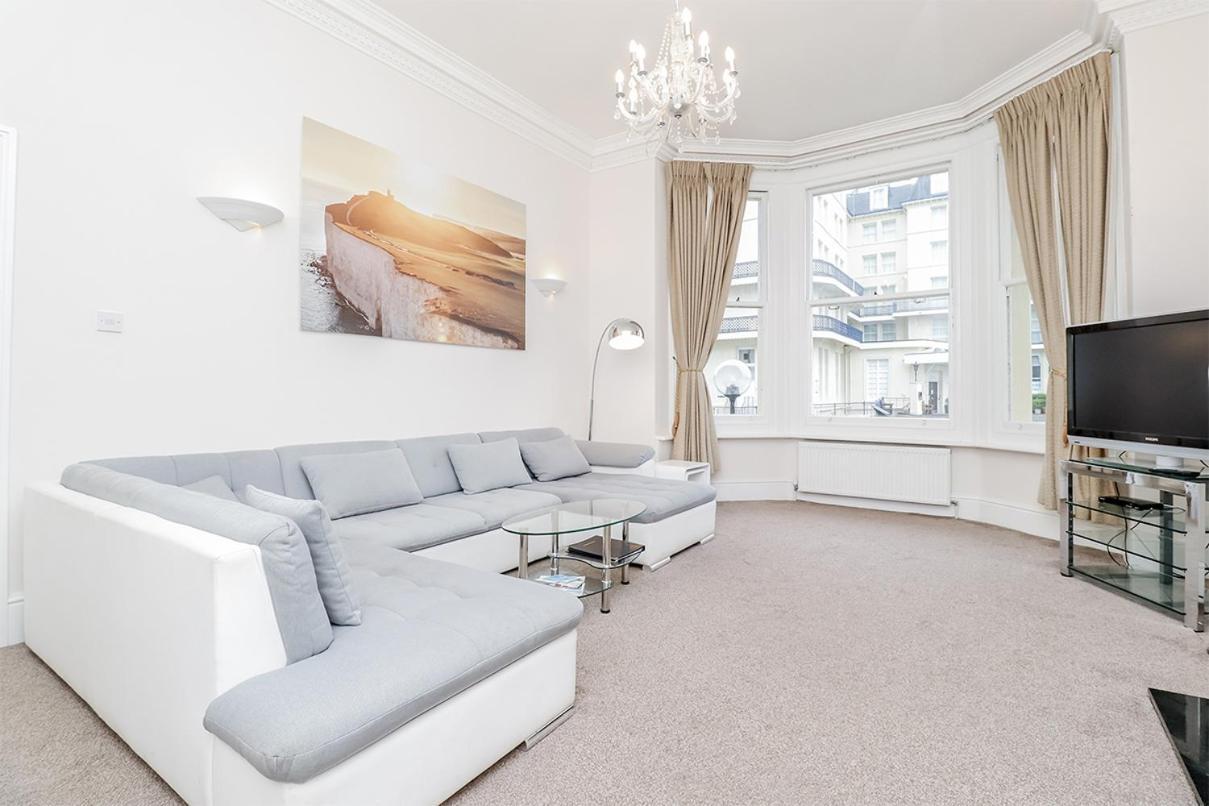 3 Queens Gardens Sea View Apartment 이스트본 외부 사진